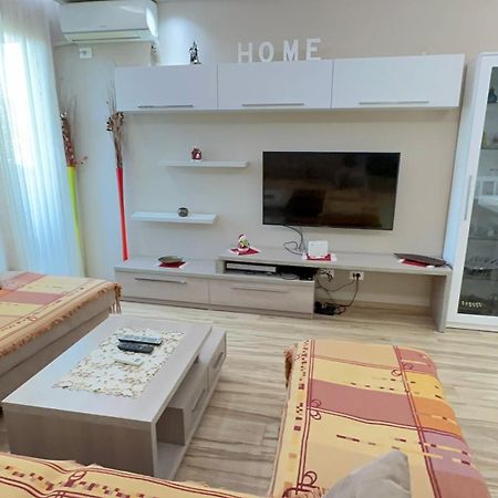 Square Inn Тирана Екстер'єр фото
