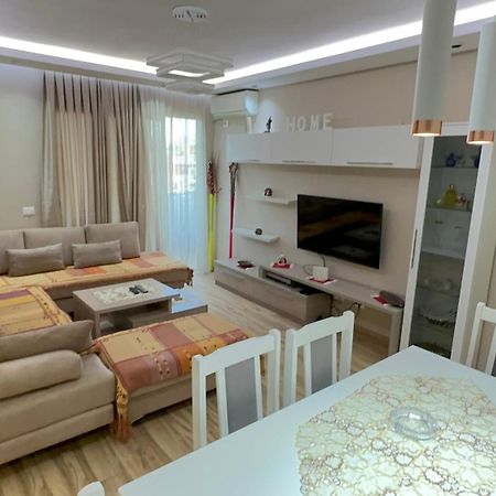 Square Inn Тирана Екстер'єр фото
