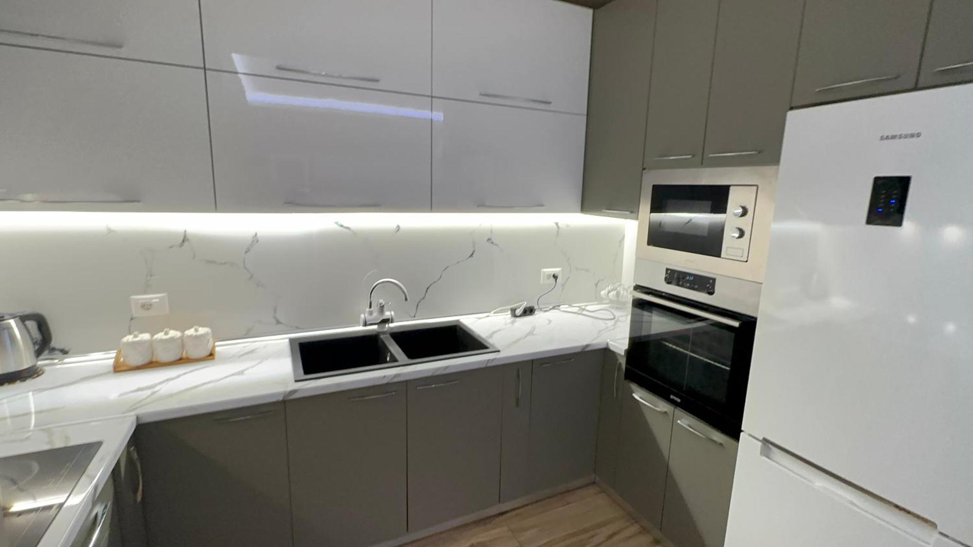 Square Inn Тирана Екстер'єр фото