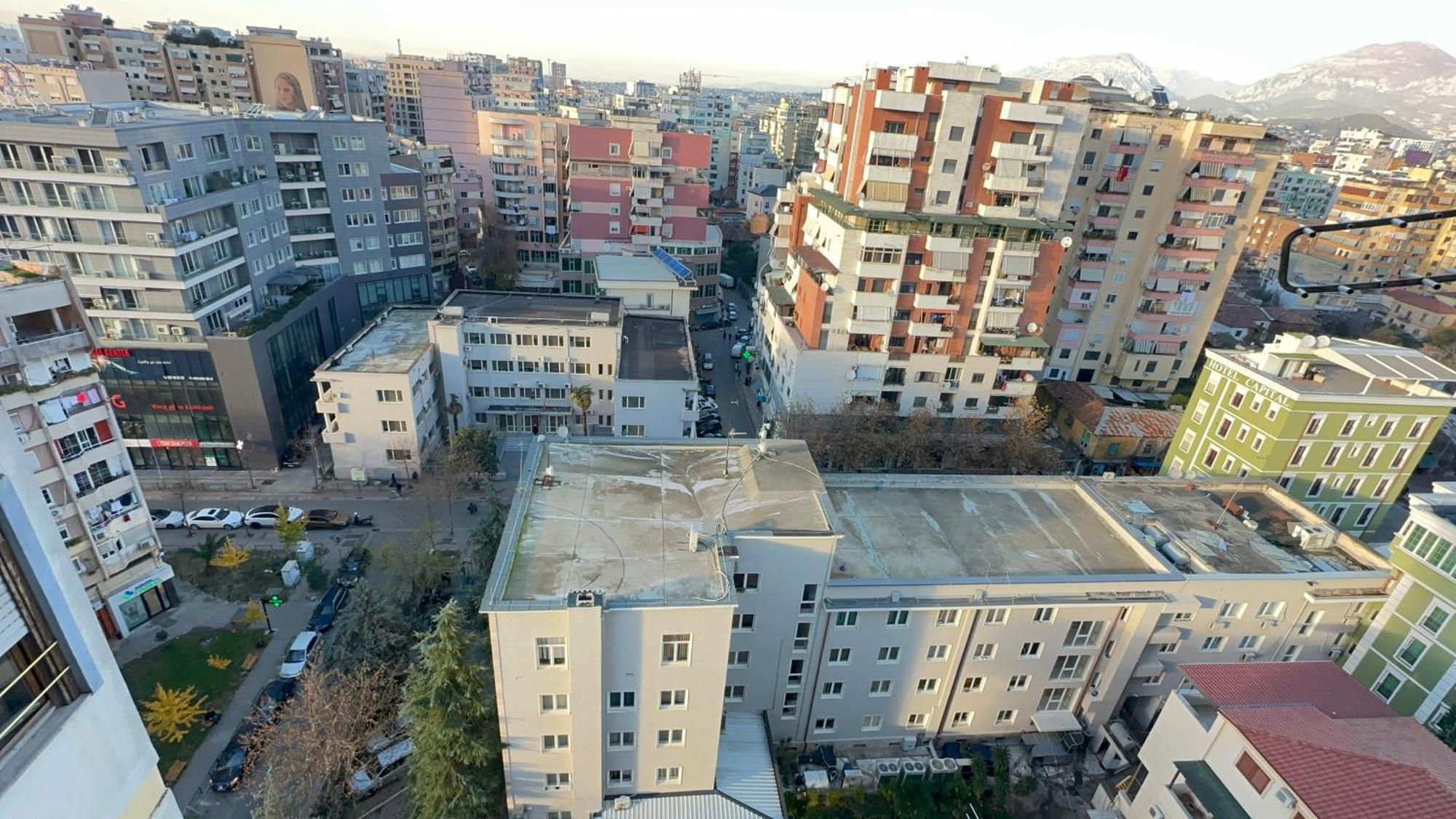 Square Inn Тирана Екстер'єр фото