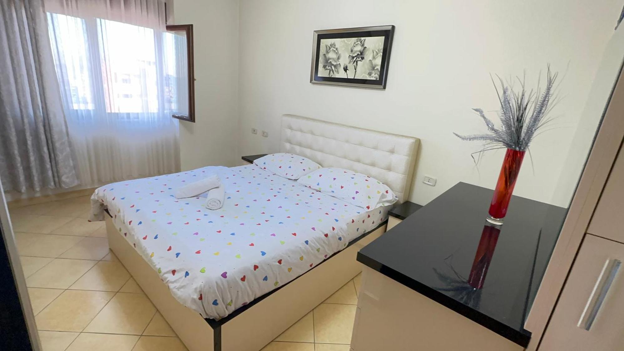 Square Inn Тирана Екстер'єр фото