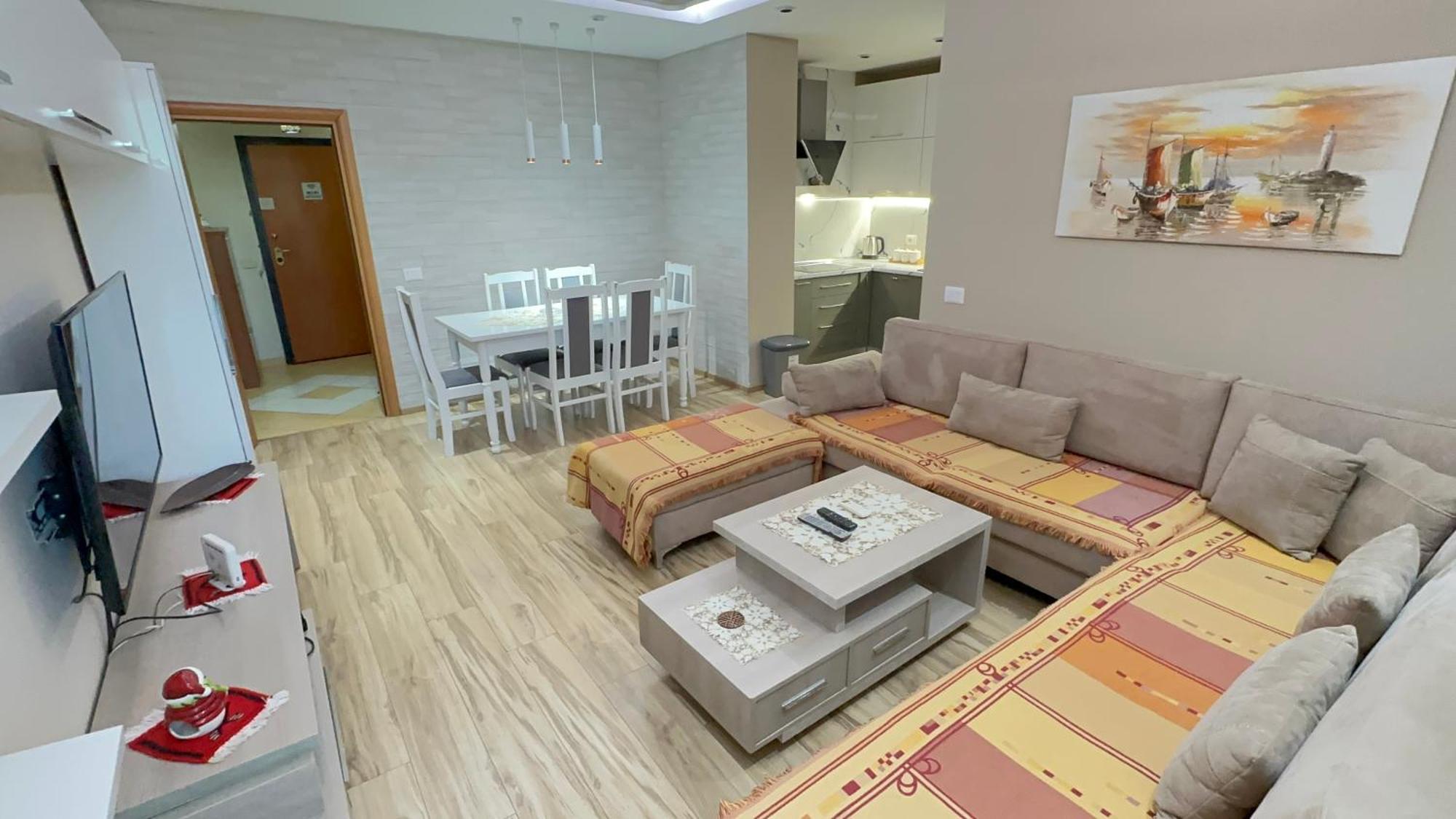 Square Inn Тирана Екстер'єр фото