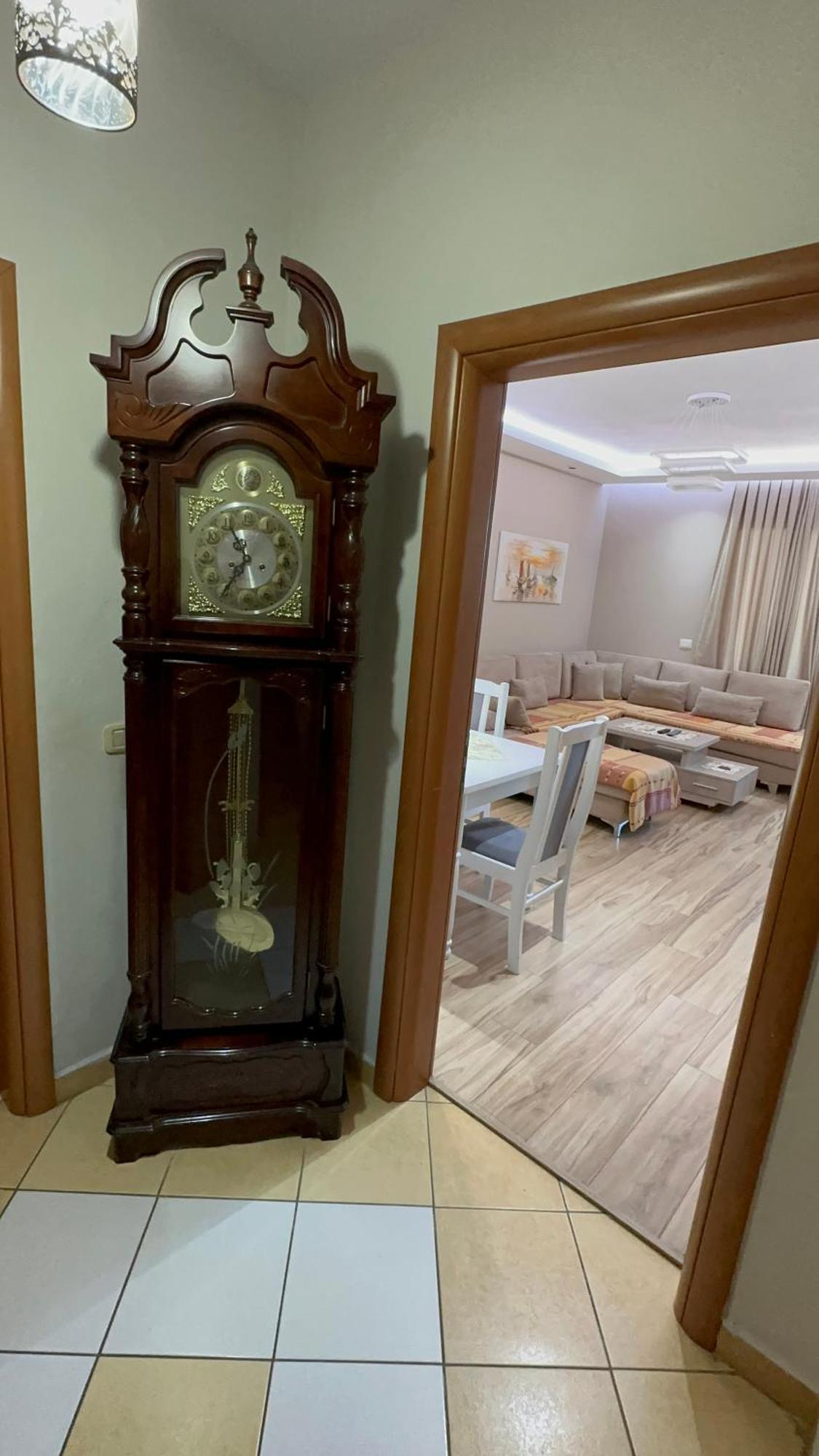 Square Inn Тирана Екстер'єр фото