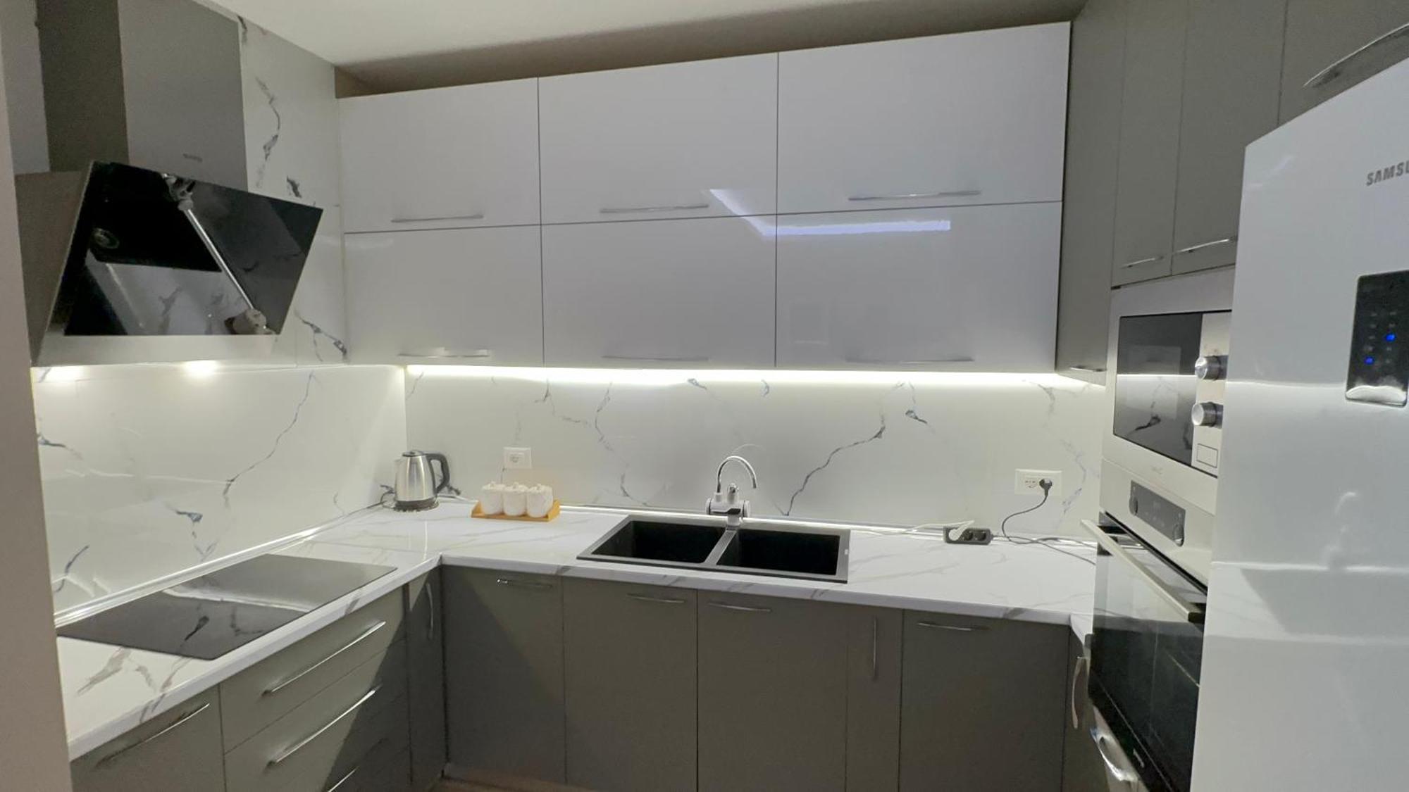 Square Inn Тирана Екстер'єр фото