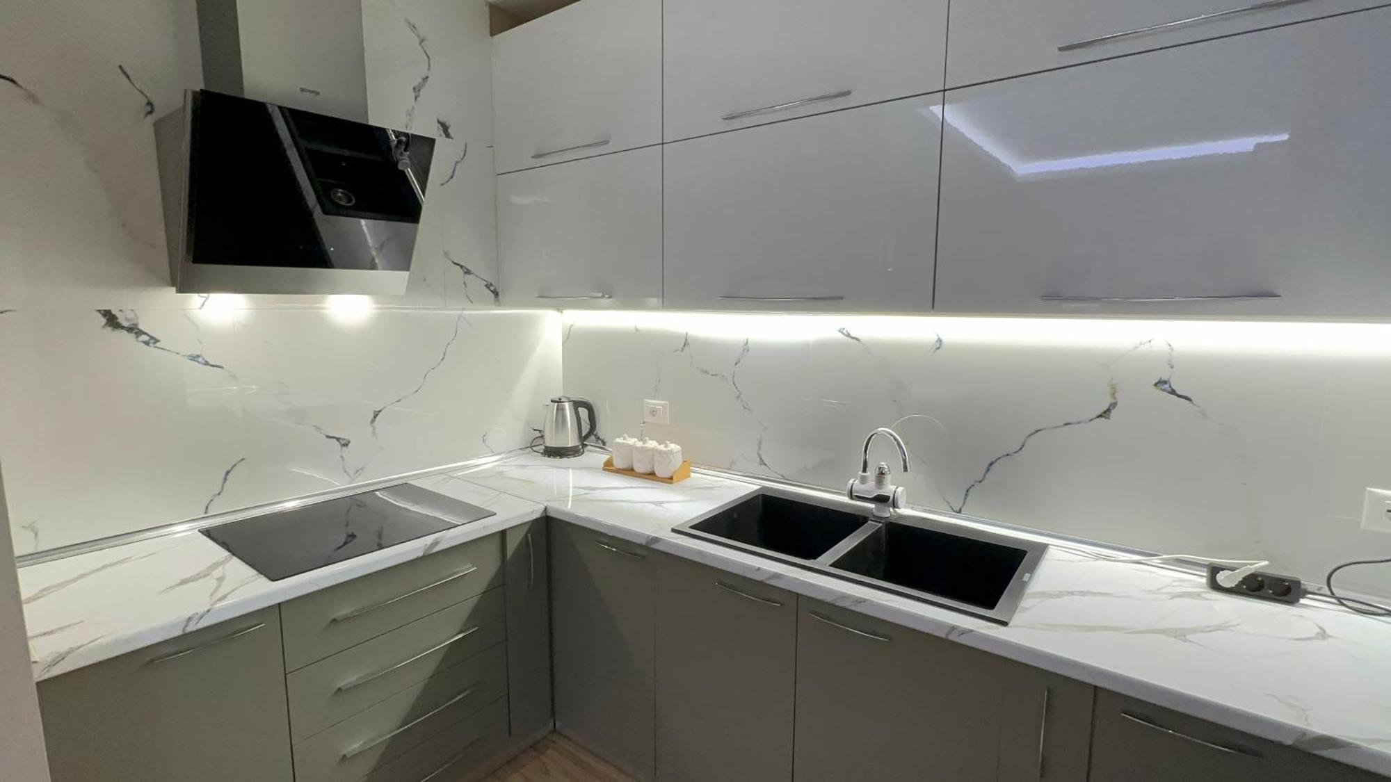 Square Inn Тирана Екстер'єр фото