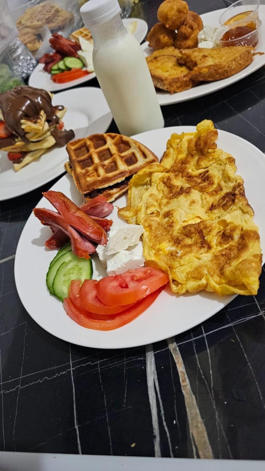 Square Inn Тирана Екстер'єр фото